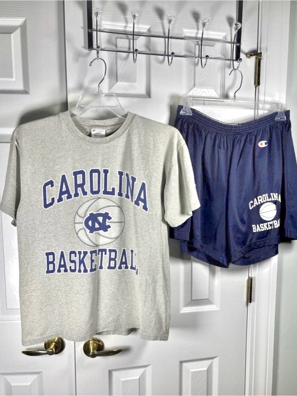 Champion VTG 90s North Carolina UNC Tarheels
Basketball Shirt Shorts Set XL